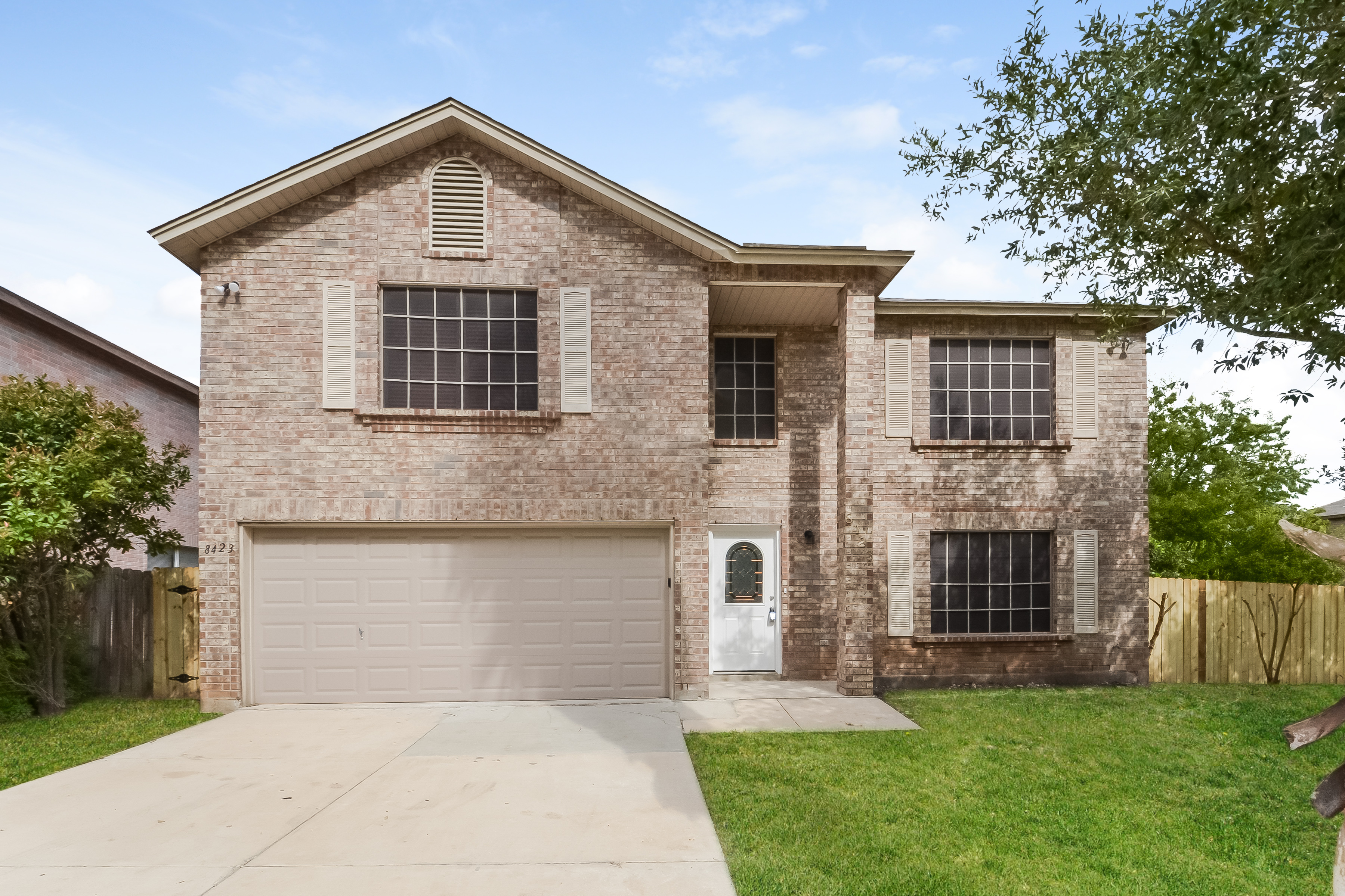 8423 Manderly Pl Converse, TX 78109